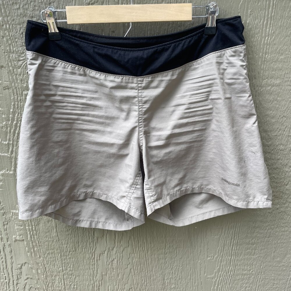 Patagonia Women's Size M Pull On Lined Athletic Shorts 5"‎ Tan Pockets Stain!